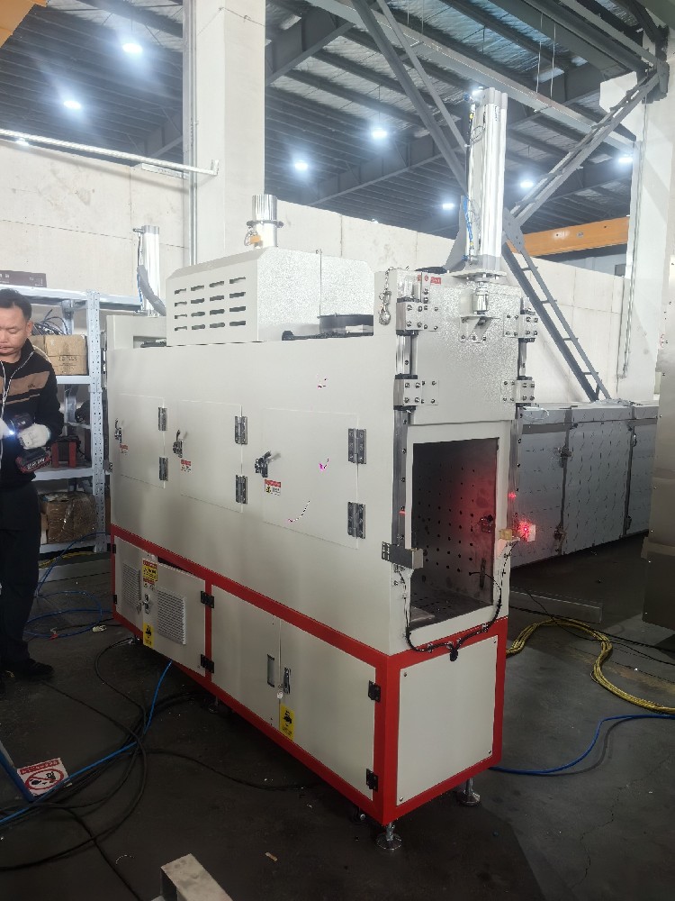 上海冠顶工业设备有限公司推出高效工业烘箱解决方案，助力工业干燥与热处理升级